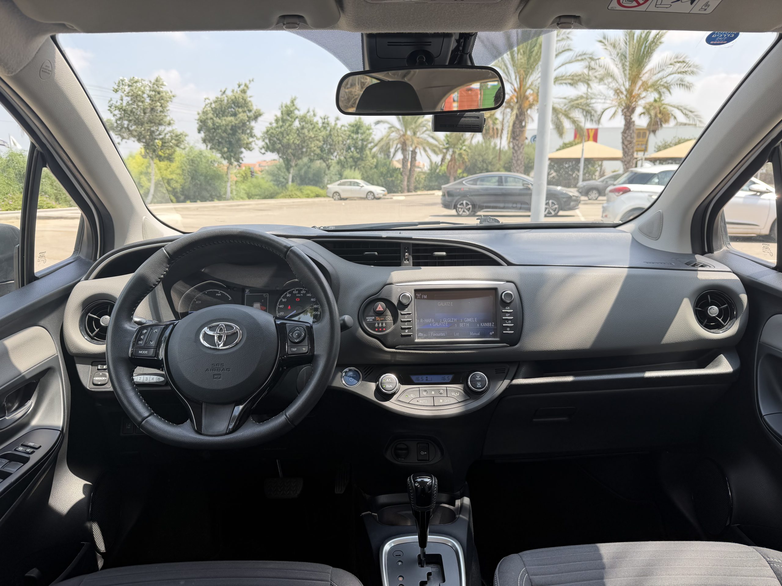 Toyota Yaris Hybrid 2018 – תמונה 8